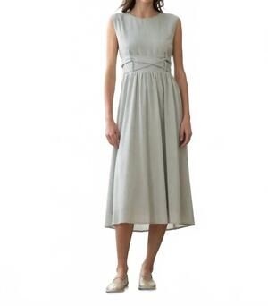 NEW ELLE GREY sleeveless fit & flare midi dress with waist detail in cloudy gray